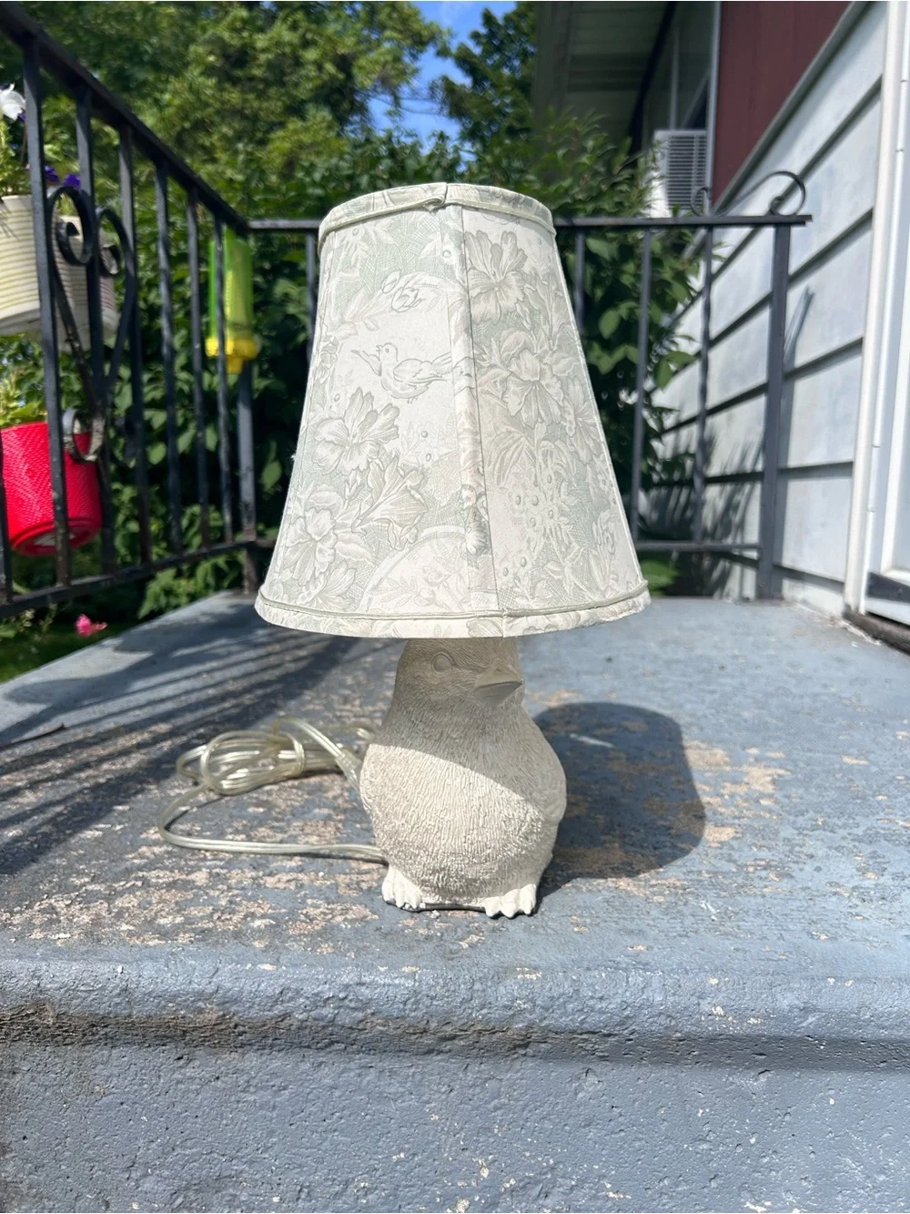 A Homestead Shoppe Classic Country Farmhouse Designed Bird Table Lamp Working